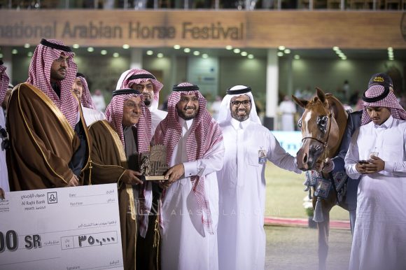  فينيس ام ام اي  (اليجانس ام اي  x فالنتين ام اي) مربط الباخت – السعودية.
