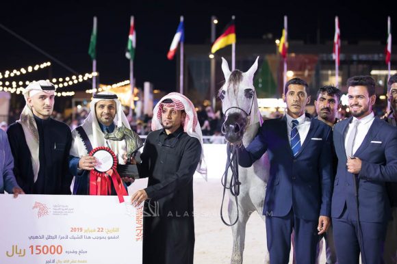 فيكتوريا خالد ( جلورياس ابال x  فيكتوريا سي اتش) مزرعة الخالد– السعودية