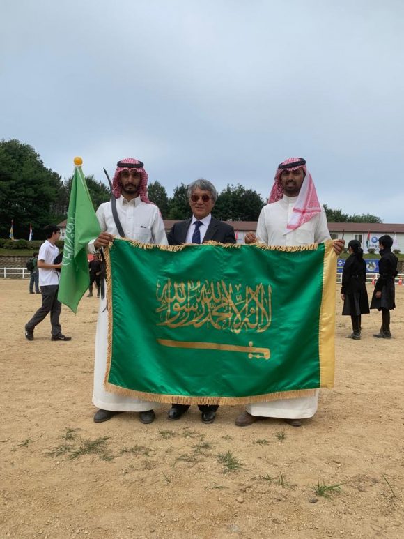 e3093ad2-4dc2-4eb7-8bc5-532411eacf16