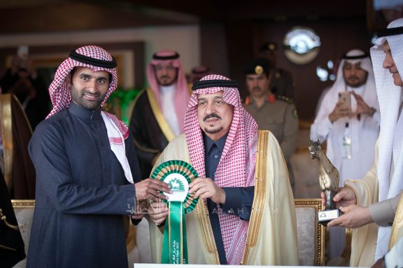 ايدن سي (انزوx سيلكن سابل) مربط السيد.
