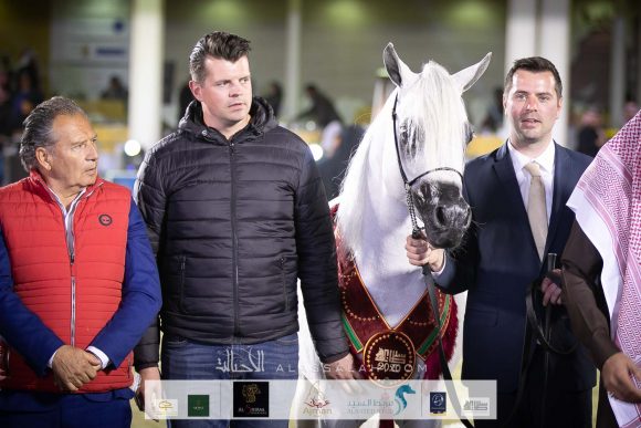 ورتكس كاليست (شنغهاي إي ايهx مروانة كاليست)  مربط جينفر دوهمبر – فرنسا.