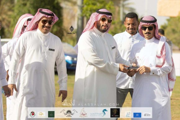 54e02a41-d1f1-4d09-8d53-ab8d270c3f8d