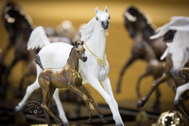 اختيار ١٢ حكماً لـ «دبي للجواد العربي» بالقرعة و ٤،٦ مليون دولار تنتظر المتنافسين