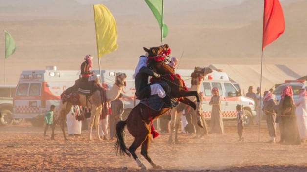 أهالي تبوك يحتفلون بالربيع في مهرجان “خيل وهيل”