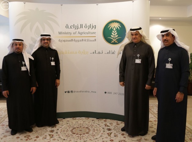 المهندس الفضلي يدشن الشعار الجديد لوزارة الزراعة