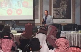 مركز الملك عبدالعزيز يعقد دورة تدريبية في “إدارة الاسطبلات ورعاية الخيل”