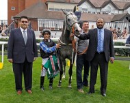 “مذهاف عذبة” يفوز بسباق الخيل العربية بمضمار نيوبري ببريطانيا