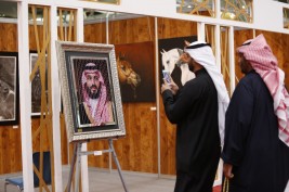 لوحة ثلاثية الأبعاد لخادم الحرمين وولي العهد تستوقف زوار معرض الأصالة والتراث