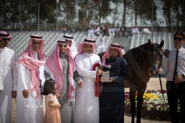 مركز الملك عبدالعزيز يخالف آلية ومعايير “المفاضلة” ويوافق على بطولة لم تسلم جوائزها للمتسابقين بعد !!