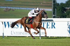 “حازم” يهدي إسطبلات الخالدية لقب كأس الوثبة في وارسو