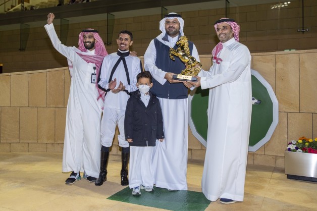 خيول الخالدية تخطف الأضواء في تحدي نادي سباق الخيل