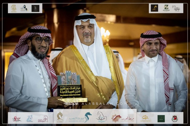 بندر بن خالد الفيصل يكرم ”الأصالة”