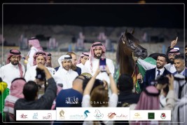 «أليهاندرو» لمربط عذبه يتوج بالميدالية البلاتينية في بطولة العالم 2023 للخيل العربية الأصيلة بالدوحة